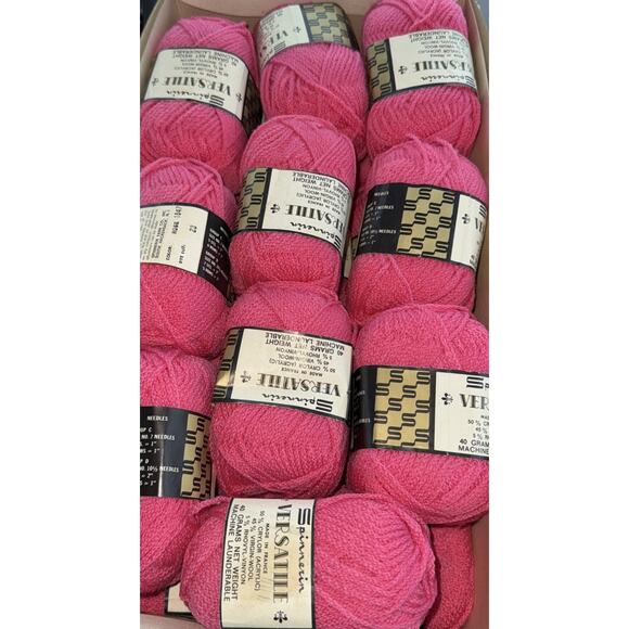 Spinnerin Versatile Made In France Lot of 21 Skeins 40 Grams Rose 1847 NEW - Picture 1 of 8